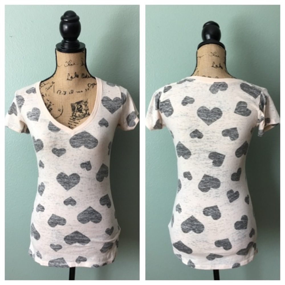 Threads 4 Thought size XS heathered hearts t-shirt